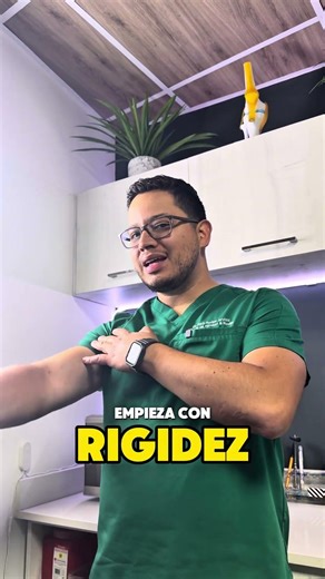¿No puedes levantar el brazo como antes? 👀Podrías estar desarrollando un hombro congelado..