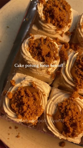 Cake Potong Lotus Biscoff Recipe | Baking Therapy Tutorial