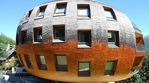 À Caen, l’ingénieur Corentin de Chatelperron dévoile son “appart du futur” économe en énergie