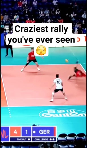 Insane save+spike combo😳💪🏻