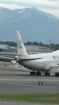 Sky Lease Cargo 747-400F Landing Runway 15 XMN-ANC