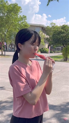 【古早味紅龜粿DIY體驗】 #古早味紅龜粿 怎麼做？ 內城的社區媽媽來教你 想體驗DIY與品嘗Q彈有嚼勁的紅龜粿嗎？ 歡迎大家來到宜蘭內城社區 一起體驗這傳統美食的魅力吧！ 紅龜粿DIY體驗需事前電話預約 電話：03-9227001或0972887739 #宜蘭員山 #內城社區 #古早味 #紅龜粿 #diy #事前預約 #宜蘭旅遊 | 內城服務勞動合作社-鐵牛力阿卡