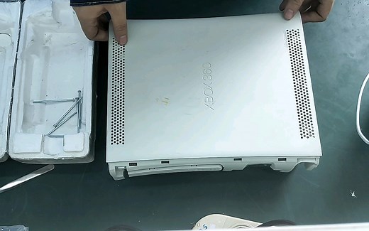 【拆解】500买来的Xbox360双65版本并拆开清灰