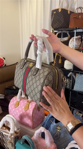 Vintage Fashion: Classy Boston GG Handbag Review