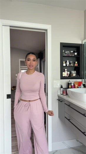 Very comfortable material ! Size fit perfectly, beautiful color #nailtech #set #fashions #tiktokshop #fyp