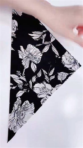 Great sewing tips and tricks neck Basic sewing lessons #clothes #sewingmachine #sewing #tailor #placket #foryou | Sewing Tips