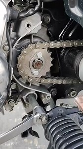 Smart & Easy Way to Remove Motorcycle Stand Spring Using Cable Wire and Rod #standspring #istan #spring #Remove #Smart #stand #Cable #rods #wire #SmartMechanics #MotorcycleSpringHack #InnovativeRepair #BikeMaintenanceTips #StandSpringRemoval #DIYMotorcycleRepair #CableWireTechnique #CreativeEngineering #MotorcycleMechanics #repairlikeapro | Igor Mendes