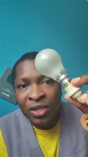 How does an inverter work with an LED lamp compared to an incandescent lamp?