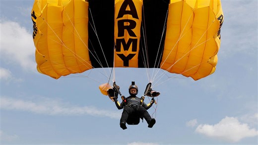 Watch: Tanks, fighting vehicles head to DC for Trump's military parade