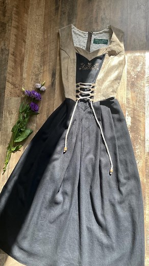 Vintage Austrian Dirndl Dress - Linen Blend - Romantic Traditional Look - Etsy