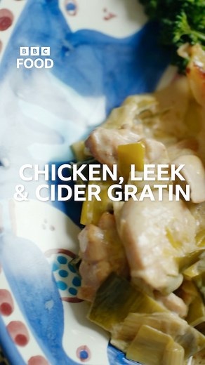 Imagine coming home to this bubbling beauty! Rick Stein's gorgeous gratin from #RickSteinsCornwall is warming and wholesome bbc.co.uk/food/recipes/chicken_leek_and_cider_72305 | BBC Food
