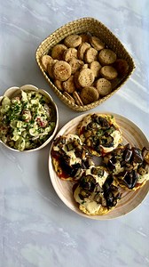 ✨3 RECETAS CON GARBANZOS✨ 🙋🏻‍♀️Ya te dije que no voy a parar hasta que empieces a incorporar mas legumbres a tu vida! 👉🏻Hoy @molinosanbernardo te resolvemos 3 comidas super pero súper fáciles además de ricas, contame que te parecio! 🥘 Para los bizcochitos ✅2 tazas de garbanzos cocidos ✅1 huevo ✅100 ml de agua ✅1 1/2 taza de harina integral ✅1 cdta de polvo para hornear ✅3 cucharas de aceite ✅1 cdta de sal,ajo en polvo, orégano, ají molido y perejil seco a gusto ♨️Horno 180 grados por 15 min