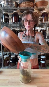 10 Powerful Benefits Of Goldenseal✨Visit www.aliasherbals.com for more details on our *Organic “Goldenseal Tincture”🍃🌿 #goldenseal #goldensealroot #goldensealbenefits #herbalremedies #medicinalherbs #healyourself #holistichealth #naturalremedies #wellnesstips #herbalism #herbalist #alkaline #plantmedicine | Herbalist Alia Koger