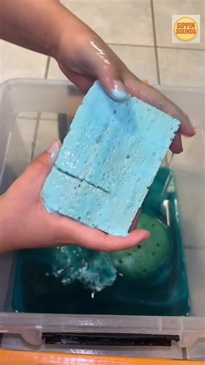 satisfying squeezing video #asmr #asmrsounds #satisfyingvideos #relaxing #foryou