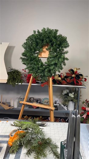 126K views · 1.2K reactions | Another members tutorial teaching a traditional Christmas wreath for front door. | Southern Charm Wreaths | Facebook