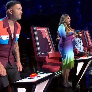 🌏🎶 I Am Australian — A Song That Unites Us All In 1987, two musicians — Bruce Woodley and Dobe Newton — wrote more than just a song. 🎵 They gave Australia a voice that speaks of every journey, every dream, every heartbeat across this vast land. 🎼 "We are one, but we are many..." — simple words that echo from the red deserts to the endless beaches, from ancient cultures to new beginnings. "I Am Australian" isn’t just about where we come from. 🎹 It’s about who we become — together. Every time