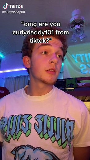 Curlydaddy101 TikTok Hold Up Ring Ding Ding Challenge