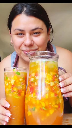 Refresco de ensalada. super ricooo #elsalvador🇸🇻 #pupusas #parati #viral