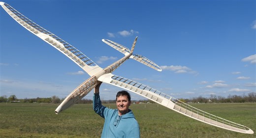 The acrobatic flight of the "Táltos" glider. https://www.pacoscalemodels.com/taltos-pegasus-light-version-electric-gider/ | Paco Scale Models