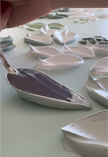 Creative Molding Techniques with Spatula Art