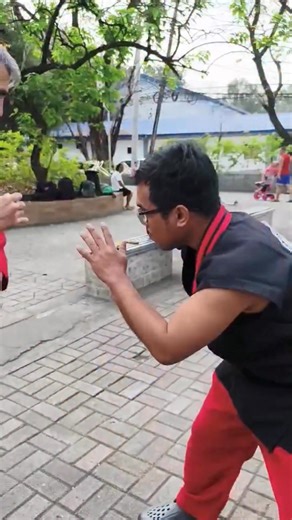 Red Dilla on Instagram: "Palis palis estocada drills.. PRAISE GOD!!! #fbreelsfypシ゚viral #viralreels #kali #martialarts #FMA #arnis #filipinomartialarts #CulturalMartialArts #arnispinoy #anispinoy #kali #tutorial #fblifestyle"