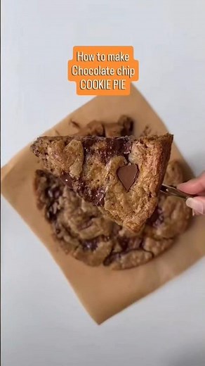 how to make crunchy Chocolate chip cookie pie #short