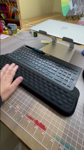 Why this wrist rest makes 10 hours on the computer bearable! | Review of Vaydeer Keyboard Stand and