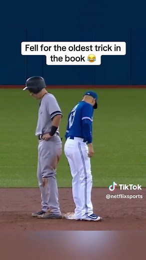 Ryan Goins' Perfect Hidden Ball Trick vs. Todd Frazier