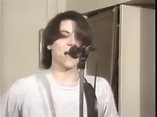 Uncle Tupelo playing "Graveyard Shift" in '89. #uncletupelo #jayfarrar #jefftweedy #sonvolt #wilco #singersongwriter #Rock #altcountry | Radio L'envie