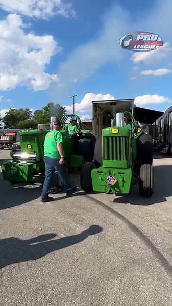 Double #JohnDeere Pro Stock warm up session! Metting Motorsports out of Texas. #ProPulling #Turbo #Tractor #Diesel #TractorPulling | Pro Pulling League