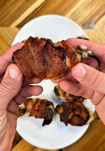 Bacon wrapped pepper jelly cream cheese poppers 🥓🔥 sweet, spicy, creamy, and dangerously addictive ✨