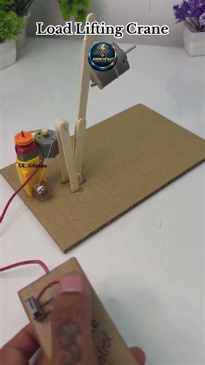 How to Make a Working Crane at Home! 🛠️📦