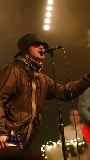 Modifier 👉 MAIN ROAD – Tribute Oasis 🎸✨ De retour au Stock le 23 janvier 2026 📅 Maine Road, c’est LE Tribute Band belge d’Oasis, ce groupe mythique qui a marqué toute une génération avec ses hymnes des années 90-2000. Depuis 2018, ils enflamment les scènes belges et européennes pour faire revivre toute l’énergie et l’esprit des frères Gallagher. 🔥 En 2025, ils rendent hommage au légendaire album "(What's the Story) Morning Glory", qui fête ses 30 ans ! Un spectacle immersif et authentique à 