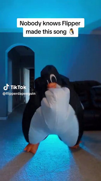 Listen at the link in bio! #flipperdapenguin #newmusic #penguin #dance