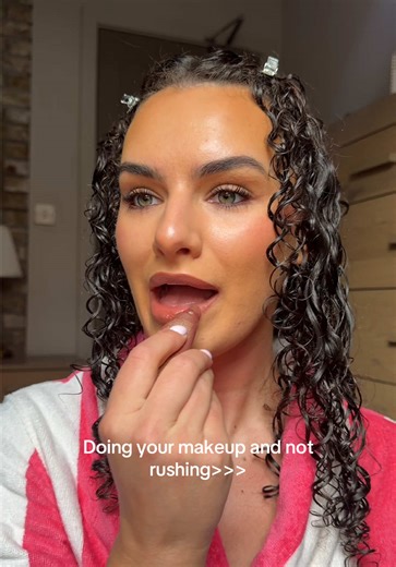 Product list below👇🏼 Trust the process type of makeup look she was looking orange at first but I think I saved it?😂 Product List @Kylie Cosmetics Skin Tint — Shade 5W & Hybrid Blush — Ladybug & mattifying setting spray @MaybellineUK Lifter Concealer — Shade 02 @M·A·C Cosmetics Mineralize Skinfinish Natural — Dark Deepest & Eyeliner — Costa Riche @SACHEU UK Lip Stain — Mauve @nyxcosmetics_uk Soft Matte Lip Cream — Abu Dhabi @L'Oréal Paris UK Volume million lashes Mascara @BPerfect Cosmetics In