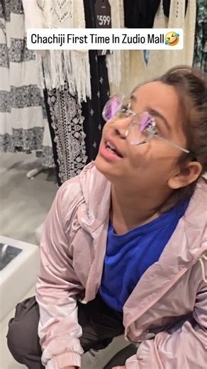 Choti singh official on Instagram: "Chachiji First Time In Zudio Mall 🤣 #reels #comedy #funny #trending #viral @i_am_choti97"