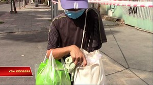 553K views · 7.3K reactions | Giờ thì cả miền Nam Việt Nam đã lâm tình cảnh giãn cách gắt gao hơn vì dịch Covid lan nhanh với hàng chục ngàn ca F0, và riêng Sài Gòn tính từ cuối tháng tư đến nay, số nhiễm Covid đã vượt ngoài 30 ngàn ca. Ông Toàn, một người tật nguyền bán vé số than thở rằng chưa biết kiếm đâu để trả tiền trọ. | VOA Tiếng Việt | Facebook