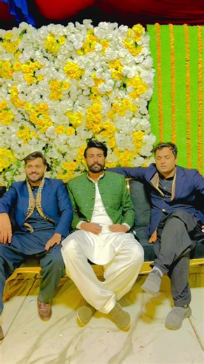 Exploring Mehndi Art with Friends: A Musical Journey