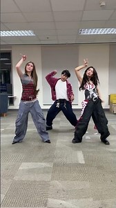 #BINI : Strut with your most KOLORFUL #BINI_BikiniDC with us and Maki!😍👙☀️