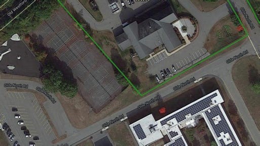 McCarthy school tennis courts to stay for the present, Chelmsford Town Meeting votes