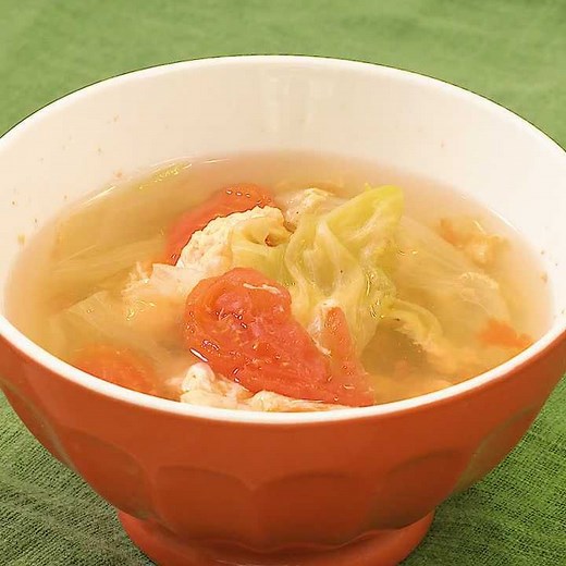 ほっこり温まる優しい味♪ レタスとトマトの卵スープのレシピ動画・作り方 | デリッシュキッチン