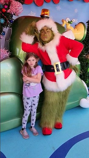 Meeting The Grinch at Universal Studios Hollywood