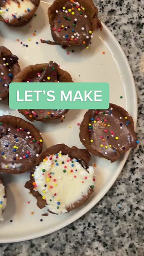 a little turkey day dessert inspo for your timeline ☺️ #cookierecipe #frosting #cinnabon