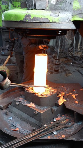 Inside the forging factory Heavy Forging: Workers Shape Fire Into Steel #process #machine #factory #forging #manufacturer #blacksmith #fblifestyle | Blacksmith World