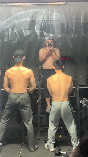 누가더 등이 좋나요? #gymtok #gym #06 #04 #헬스