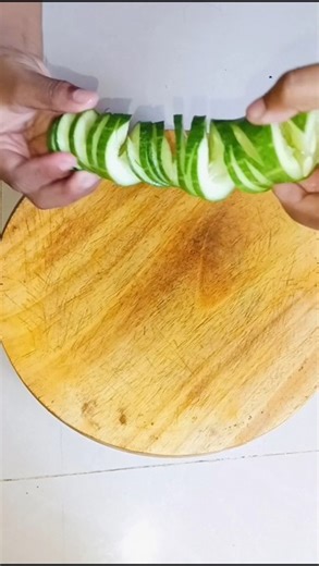 Viral Spring Cucumber Recipe 🥒 | Refreshing & Crunchy Salad 🔥 #shorts