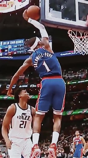 Impressive Backboard Dunk by Average Sport Fan