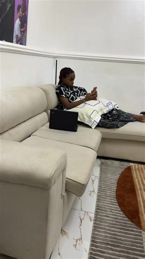 😂😂 Ekier c’est partout ??! 😂😂😂#emmanueljanny #Ecommerce @Urielle SKEU @Emmanuelskeu @SKEU cosmétique @Skeu all for you @SKEU DRESS CODE