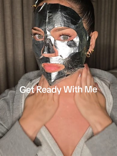 Tutorial: Getting ready for the star-studded #MaisonMore Party celebrating the new @Estée Lauder Double Wear that really does do MORE! It’s everything I loved about the iconic #foundation but now much more lightweight, buildable, comfortable & long-wearing. It can truly be an every-day & every-occasion foundation, its modern-matte finish controls oil without feeling dry & wears for 36 hours!!!! 😯 Estée Lauder worked on this for 7 years, had over 300 formulations before landing on the perfect on