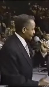 Daryl Coley "In The Arms Of Jesus" ❤️ #GospelWorld #gospel #gospelmusic #musicagospel #music #musica #musique #gospelchoir #corogospel #azusa #carltonpearson #darylcoley #vocals #inthearmsofjesus #90s | Gospel World